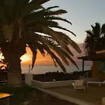 旅馆 The Tree House Surf Camp
