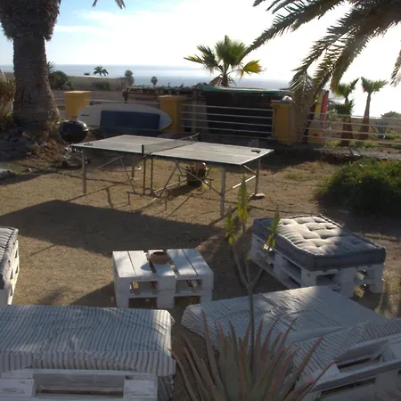 The Tree House Surf Camp * アデヘ