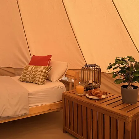 The Tree House Surf Camp 호스텔 아데제