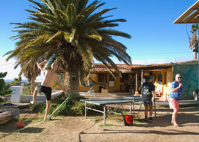 호스텔 The Tree House Surf Camp *