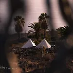 The Tree House Surf Camp Hostel *