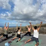 The Tree House Surf Camp Хостел *