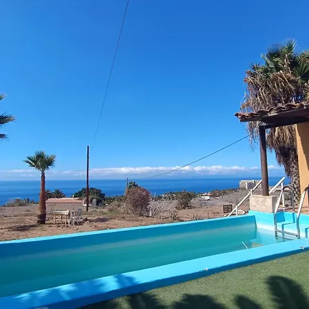 Hostel The Tree House Surf Camp *