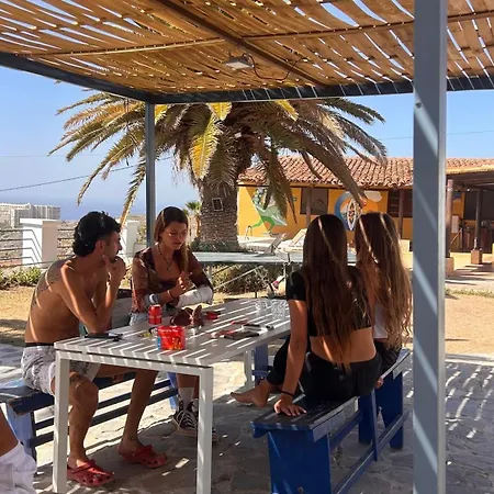 The Tree House Surf Camp Costa Adeje (Tenerife)
