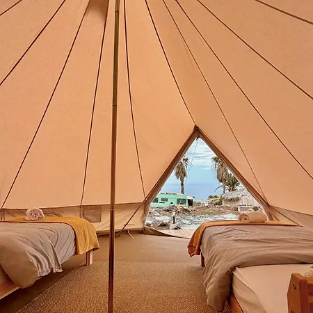 The Tree House Surf Camp אכסניה