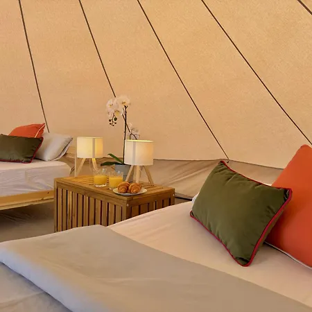 אכסניה The Tree House Surf Camp *