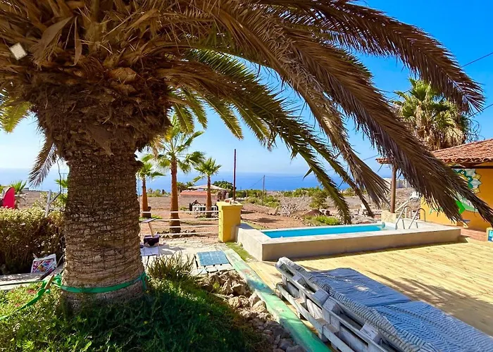 Hostal The Tree House Surf Camp *